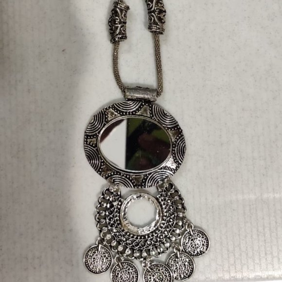 Traditional neckpiece - Picture 3 of 3